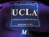 1/2 UCLAスウェットパーカーのロゴ