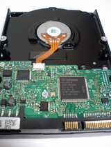 ハードディスク「HDT725050VLA360」の裏面