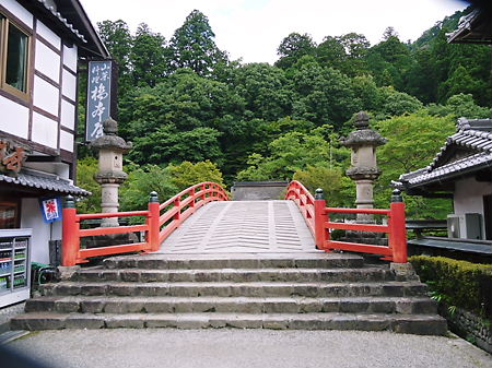 室生寺への太鼓橋